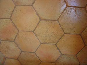 Tomettes hexagonales en terre cuite – Carrelage artisanal - Couleur Miel